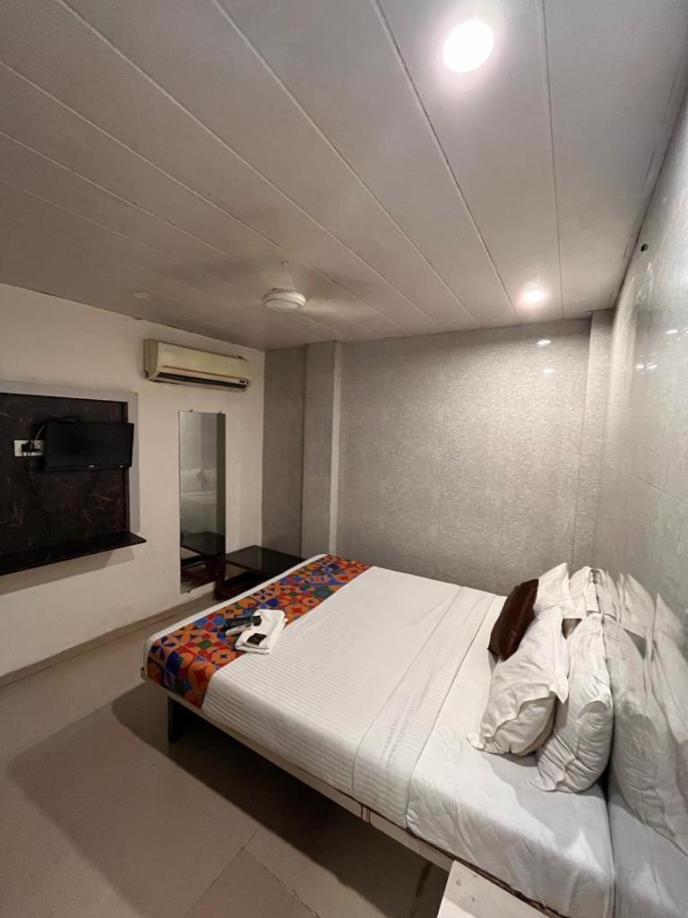 Hotel Havana Mumbai Ngoại thất bức ảnh