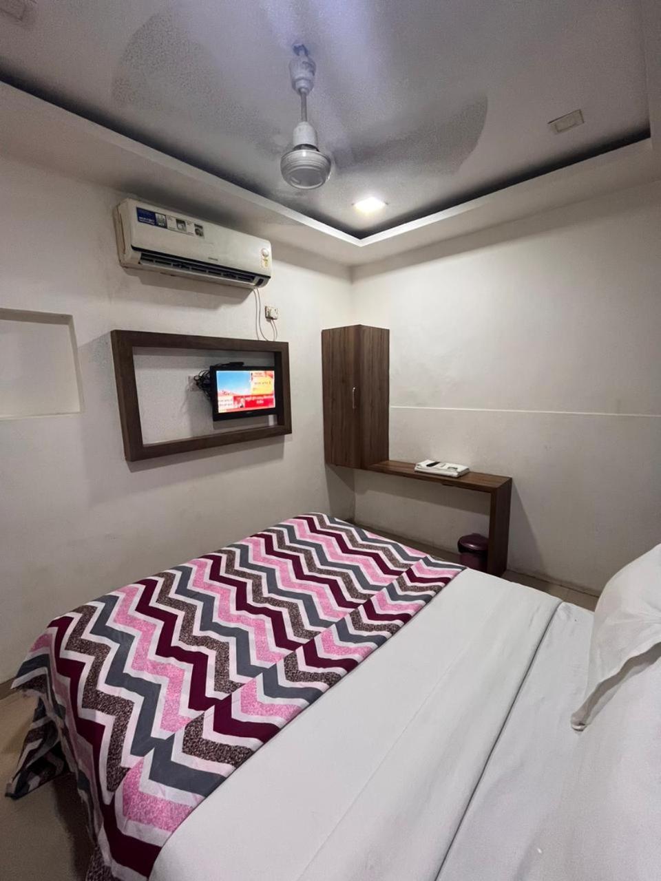 Hotel Havana Mumbai Ngoại thất bức ảnh