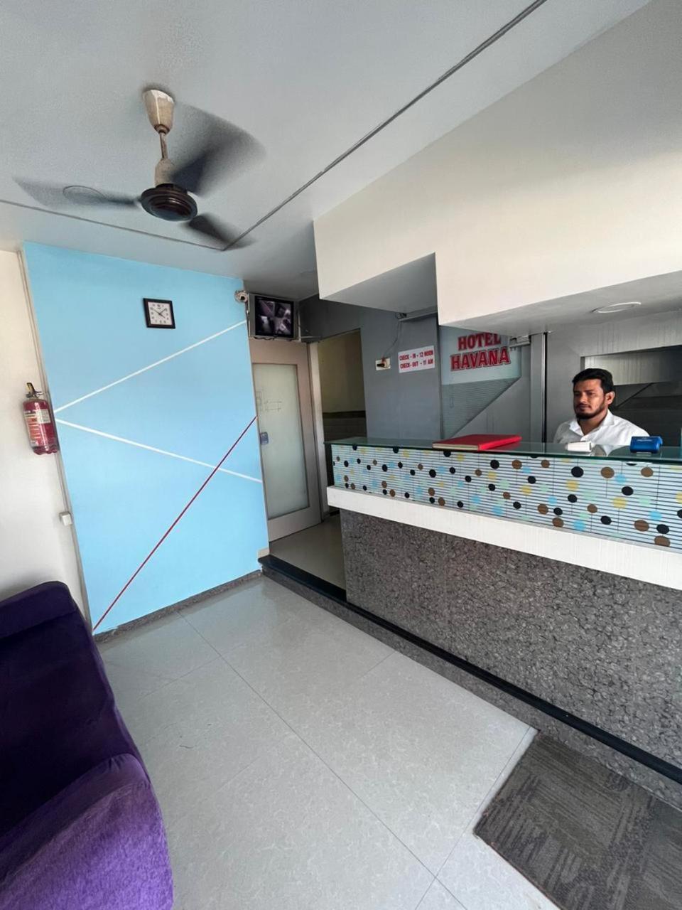 Hotel Havana Mumbai Ngoại thất bức ảnh
